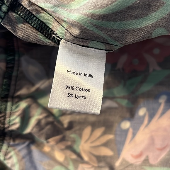 NWT Leota floral print dress with bell type sleeves. - Picture 7 of 8